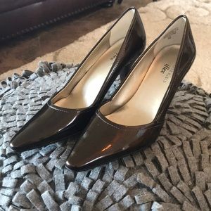 Brown Anne Klein heels size 8m - patent leather
